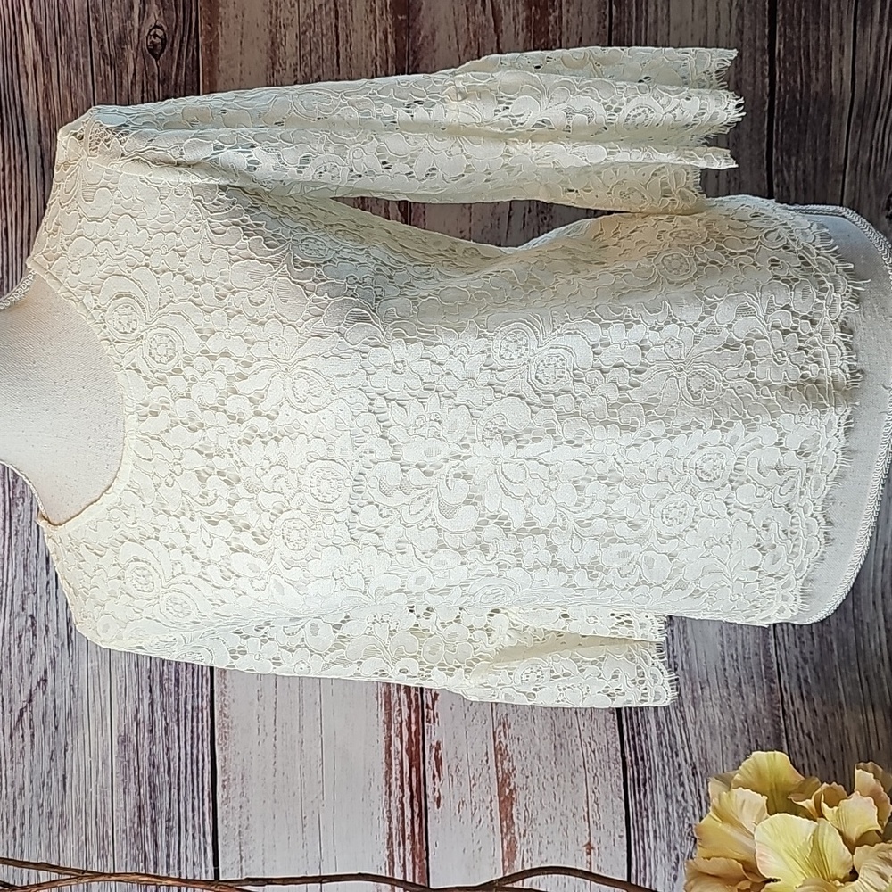 NEW H&M IVORY LACE LINED 3/4 FLARE SLEEVE PULLOVER BLOUSE
